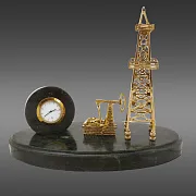 Подарочные часы с нефтяной вышкой и качалкой — фотография 2