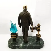 Подарочный бронзовый сувенир «Работник газовой промышленности» — фотография 2