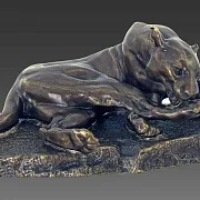 Подарочная бронзовая композиция «Львица» — фотография 2