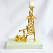 На память: Сувенир «Нефтяная вышка» — фотография 5