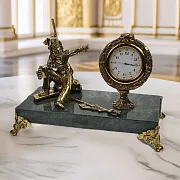 Часы с фигурой казака на змеевике — красивый подарок — фотография 1