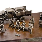 Диорама «Советская полевая кухня. Зима 1943 г.» из бронзы и ясеня, 1:35 — оригинальный подарок — фотография 3