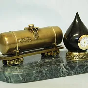 Винтажные настольные часы «Цистерна с нефтью» из бронзы и змеевика — необычный подарок — фотография 2