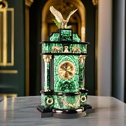 Подарочные часы «Орел» из малахита с бронзовой фигурой — фотография 1